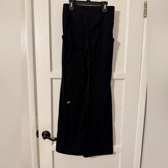 Fabletics Cold Weather Pocketed High-Waisted Mini Flare Sz large black leggings - Picture 5 of 7